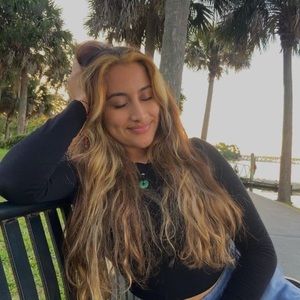 Meet your Posher, Camila